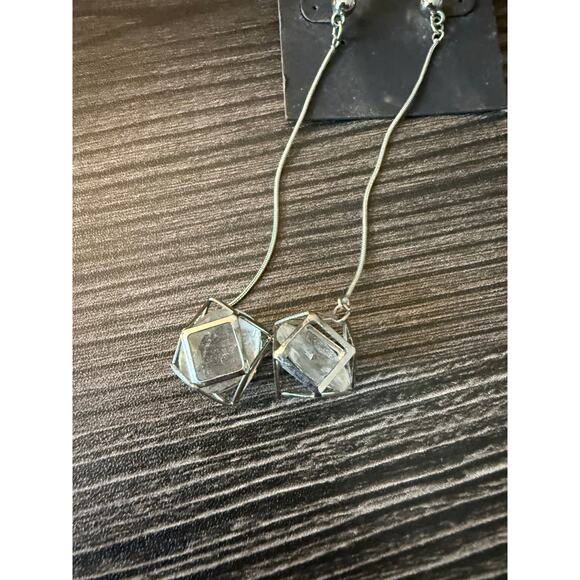 6/$25 Vintage NWT Guess Los Angeles Crystal Drop Dangle Earring - Picture 4 of 6